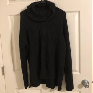 Black sweater shirt.